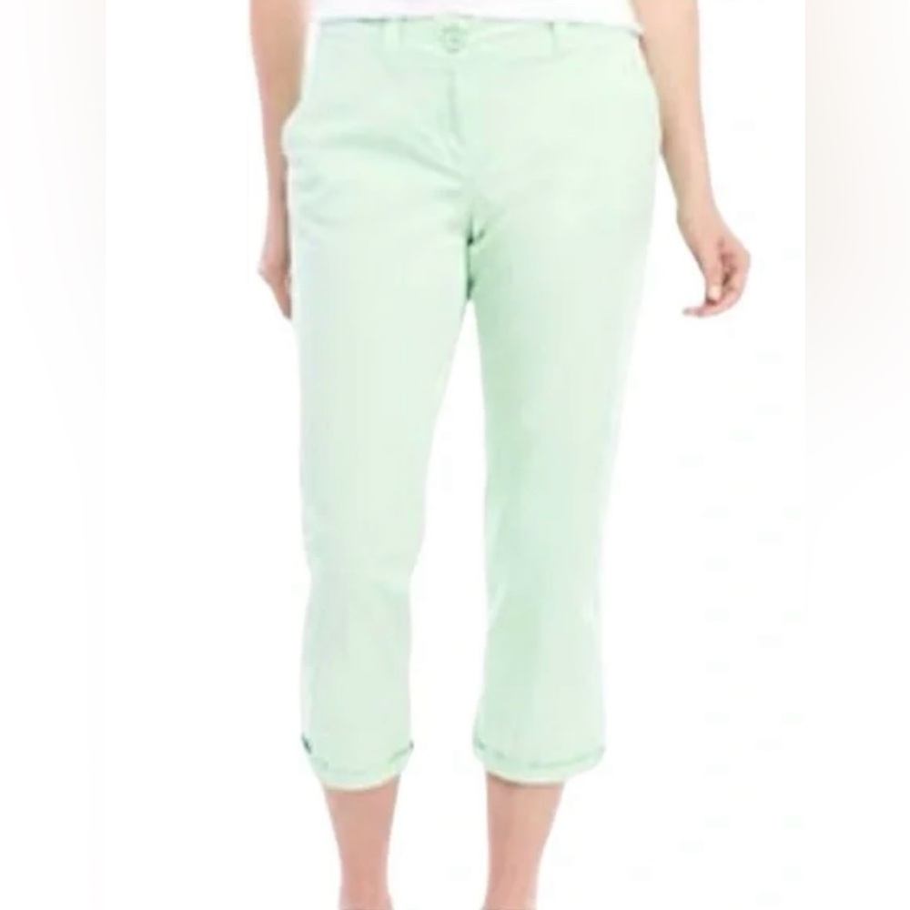 Crown and Ivy women’s 12 Capri pants can be worn cuffed or straight new tags